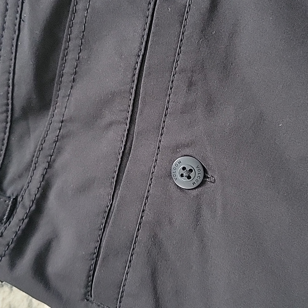 Volcom Shorts - Picture 5 of 12